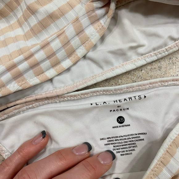 LA Hearts Pink Ziggy Twist Bikini Set - Picture 4 of 4